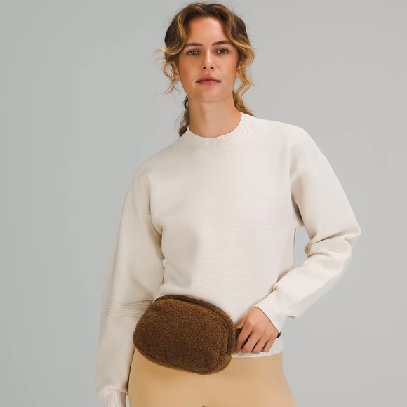 🤎NWT OG🤎Lululemon Everywhere Fleece Sherpa Belt Bag in Burnt Caramel - Picture 10 of 10